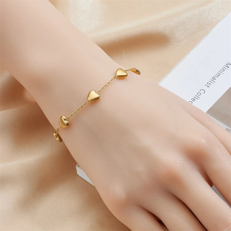 Pulseira de Corações Dourada